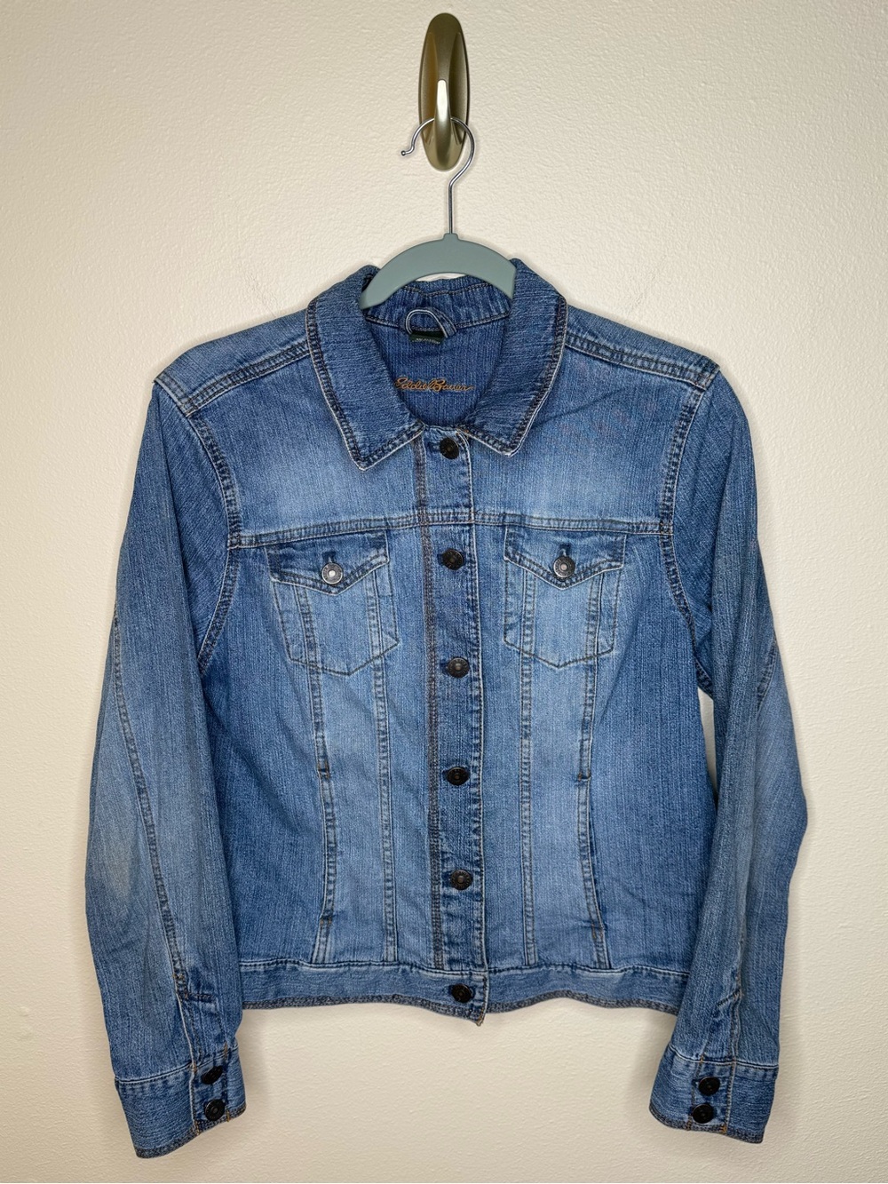 Eddie Bauer Women’s L Blue Denim Jacket Stretch Medium Wash Fall 2011